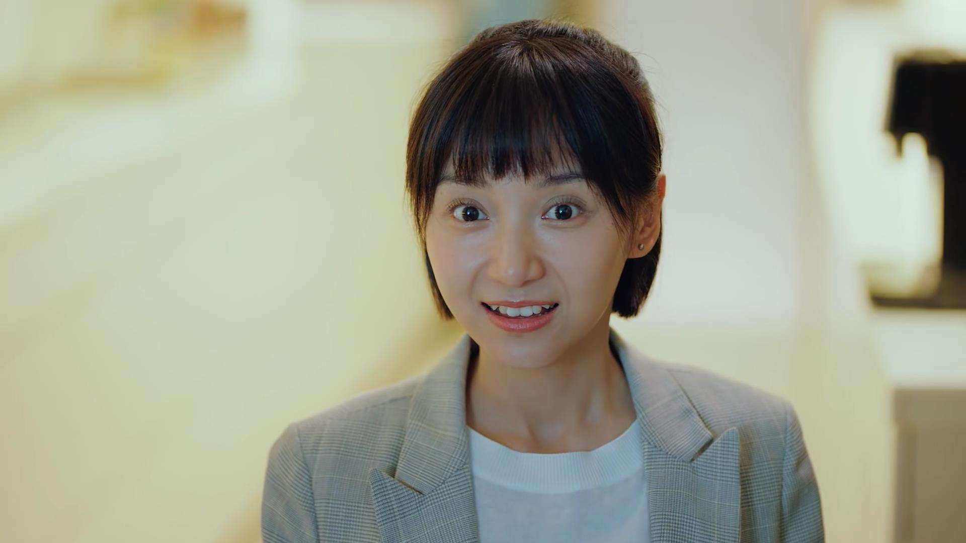 随机赛段操作揭秘：车手如何掌控复杂路况？，赛车比赛时车手如何平顺驾驶