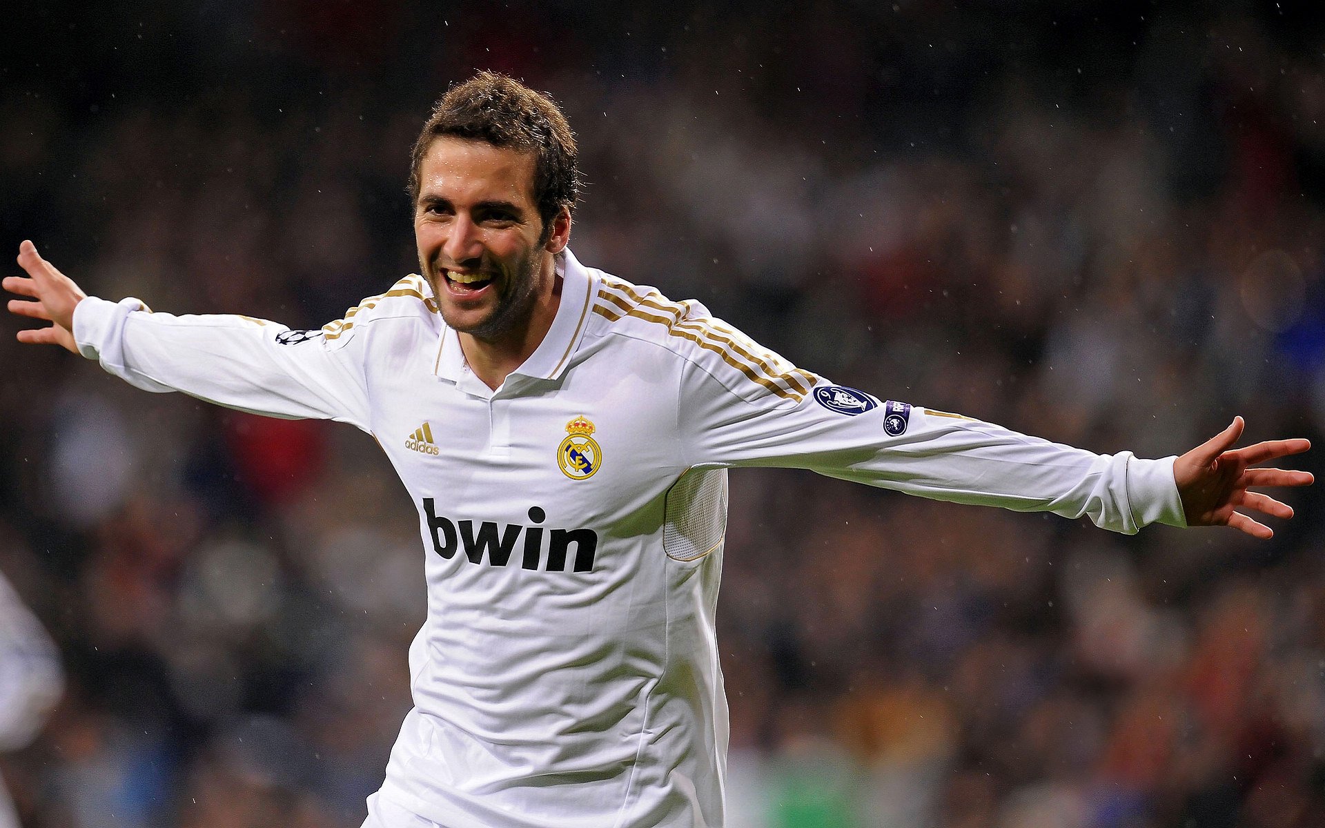 跨界合作打造特色足球产业链,推动行业链条健康发展,中国足球产业链