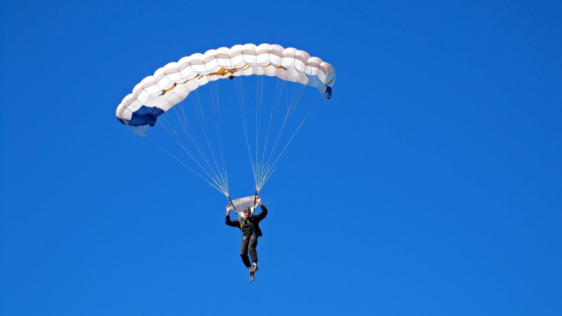 爱游戏智能平台-品牌授权合作推动中国特色体育产业多元化发展，体育品牌文化
